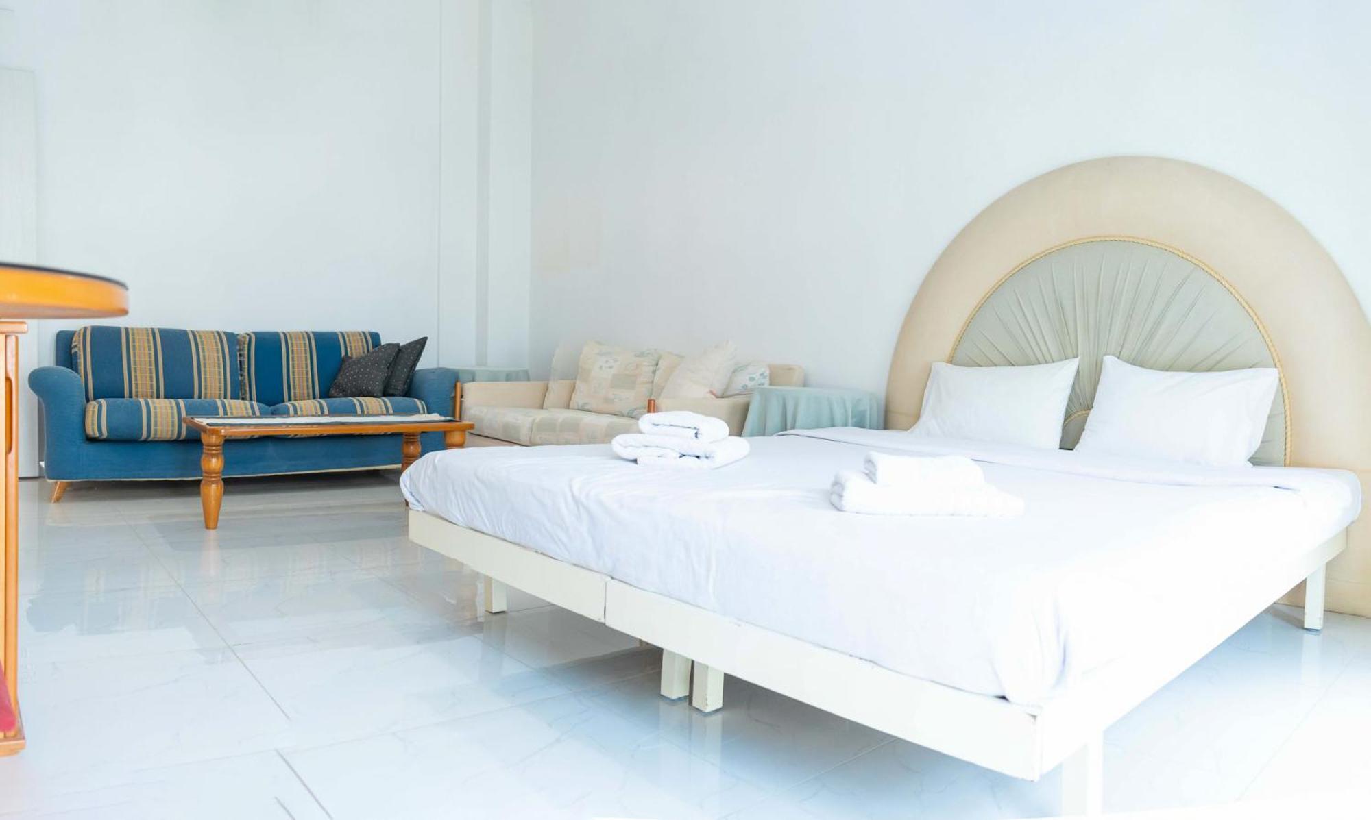 C.16 The Nest #colony Heart Thessaloniki